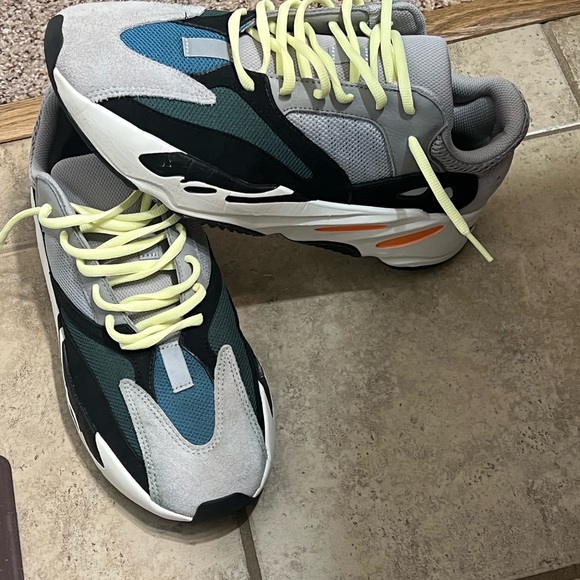 Yeezy 700 ,Size 11,No box worn multiple times.. - Picture 3 of 7